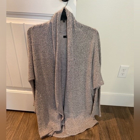 Mid-length cozy beige wool sweater w/ pockets! One size fits all Sugar and Bruno - Picture 1 of 3